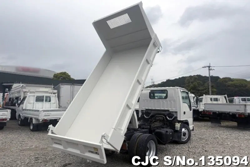 2005 Isuzu / Elf Stock No. 135094
