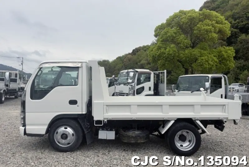 2005 Isuzu / Elf Stock No. 135094