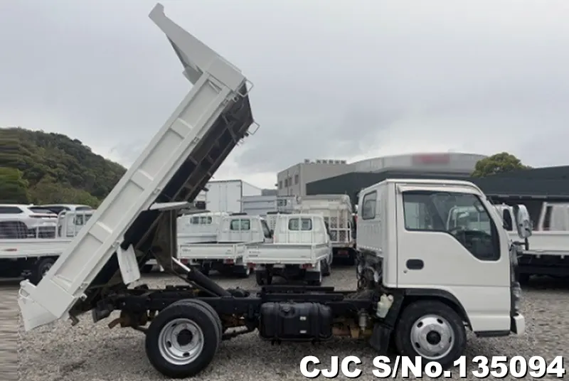 2005 Isuzu / Elf Stock No. 135094