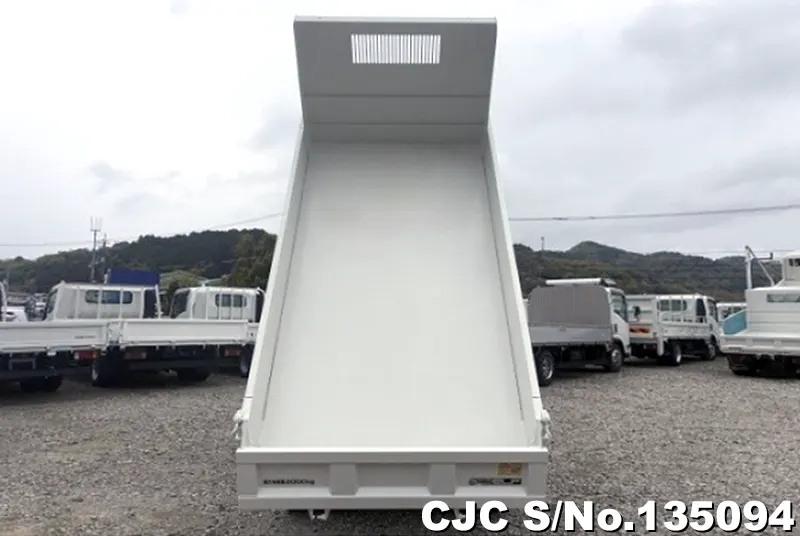 2005 Isuzu / Elf Stock No. 135094