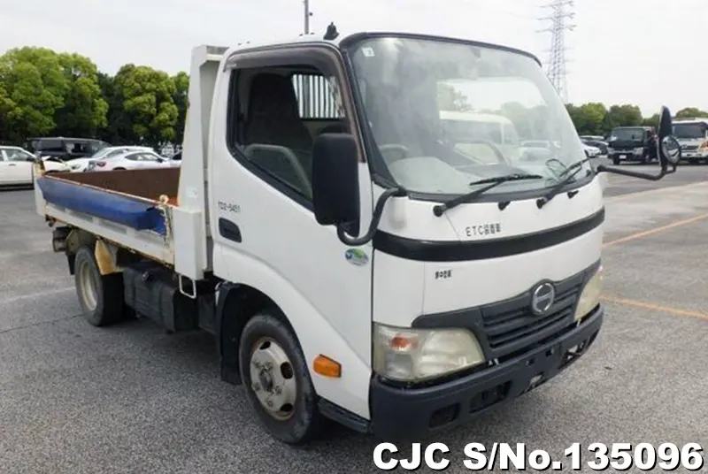 2010 Hino / Dutro Stock No. 135096