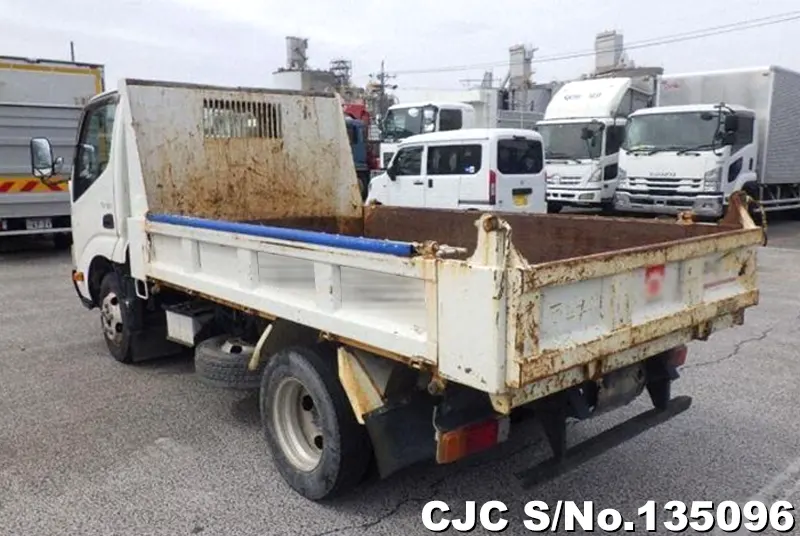 2010 Hino / Dutro Stock No. 135096