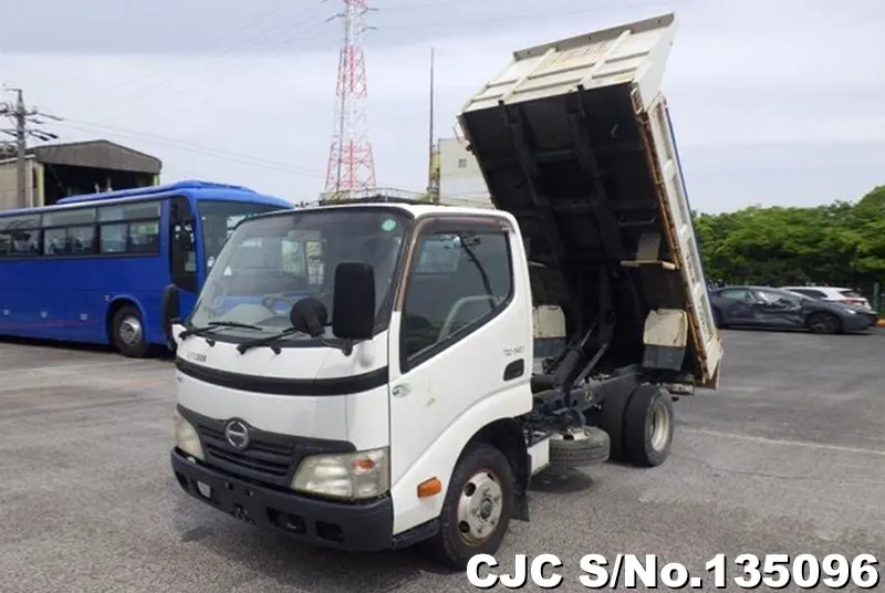 2010 Hino / Dutro Stock No. 135096