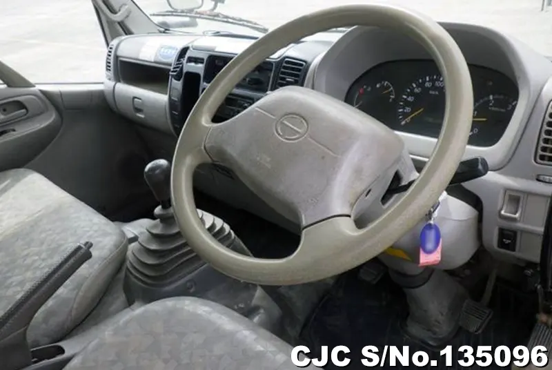 2010 Hino / Dutro Stock No. 135096