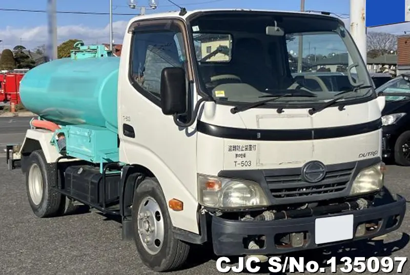 2011 Hino / Dutro Stock No. 135097
