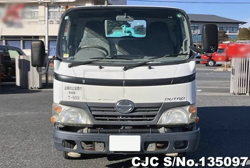 2011 Hino / Dutro Stock No. 135097