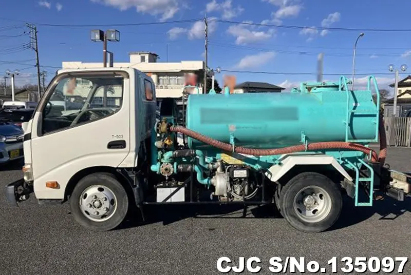 2011 Hino / Dutro Stock No. 135097