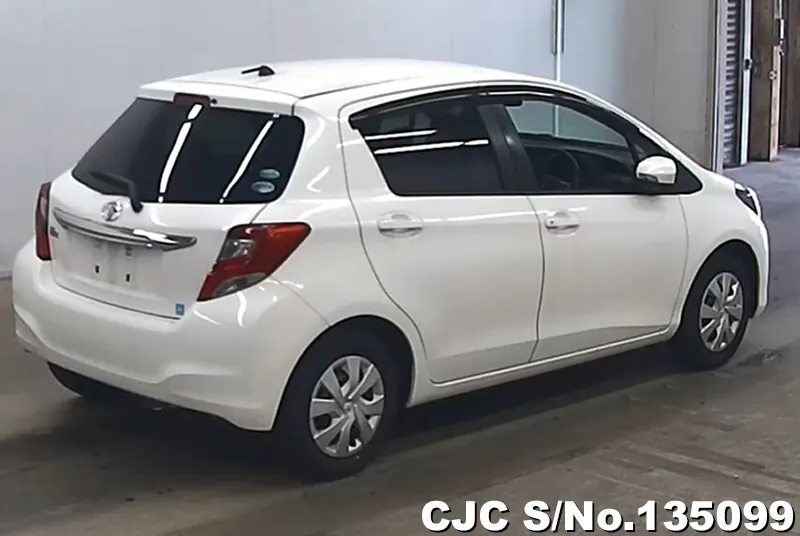 2016 Toyota / Vitz Stock No. 135099
