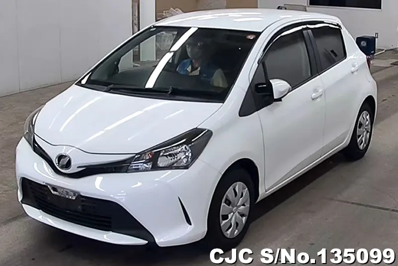 2016 Toyota / Vitz Stock No. 135099