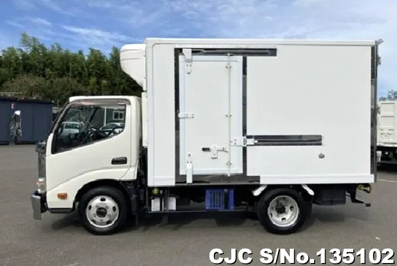 2013 Hino / Dutro Stock No. 135102