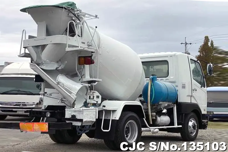 2005 Mitsubishi / Fuso Stock No. 135103