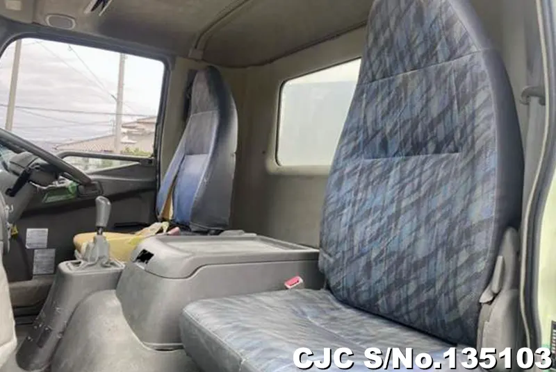 2005 Mitsubishi / Fuso Stock No. 135103
