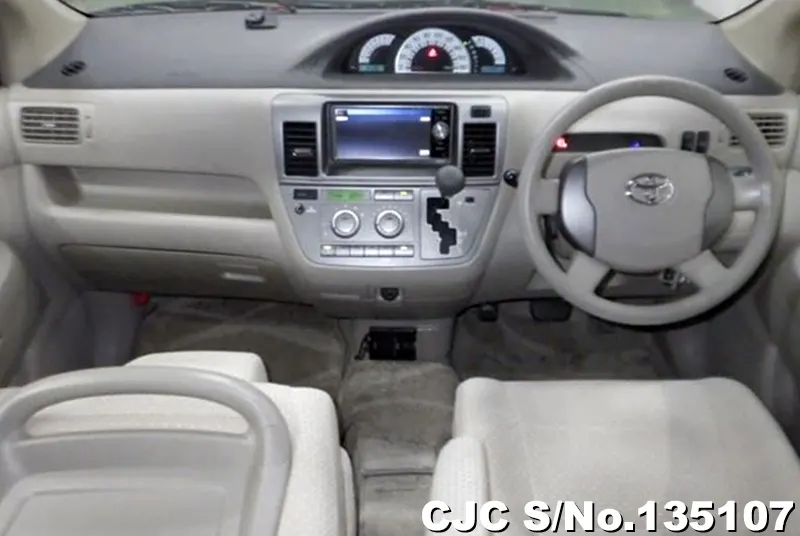 2007 Toyota / Raum Stock No. 135107
