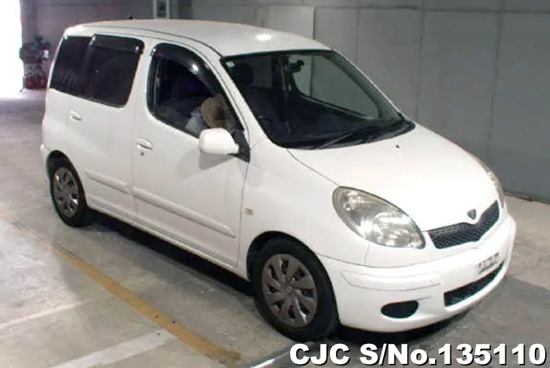 2003 Toyota / Funcargo Stock No. 135110