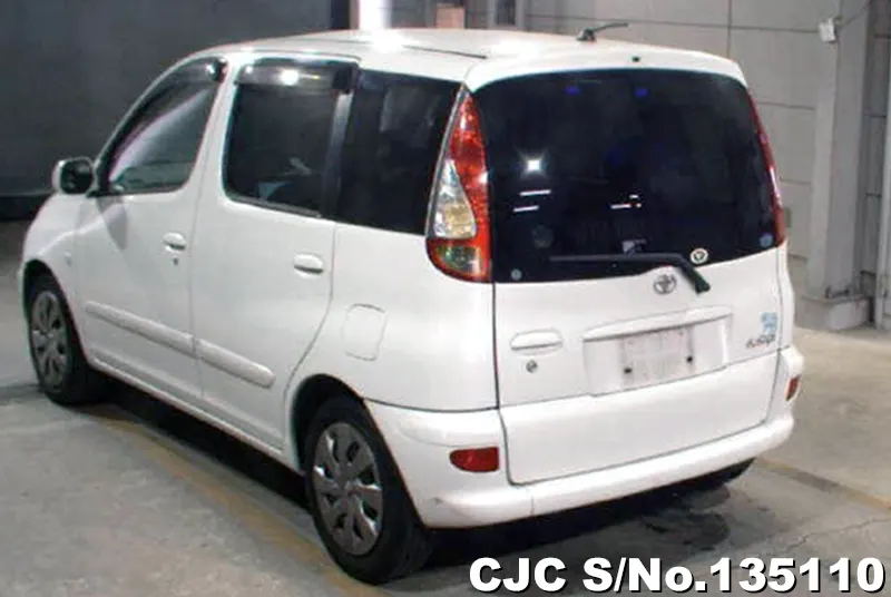 2003 Toyota / Funcargo Stock No. 135110