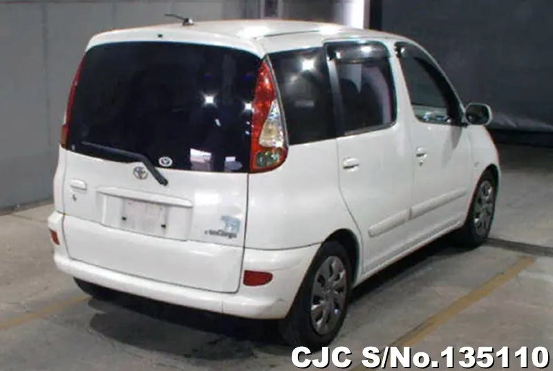 2003 Toyota / Funcargo Stock No. 135110