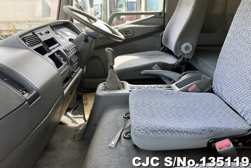 1997 Mitsubishi / Fuso Fighter Stock No. 135119