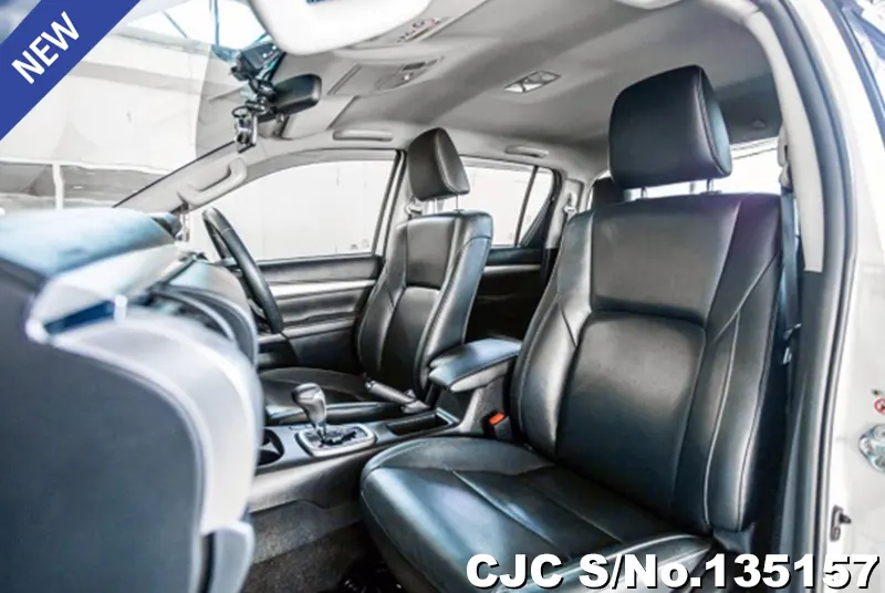 2019 Toyota / Hilux / Revo Stock No. 135157