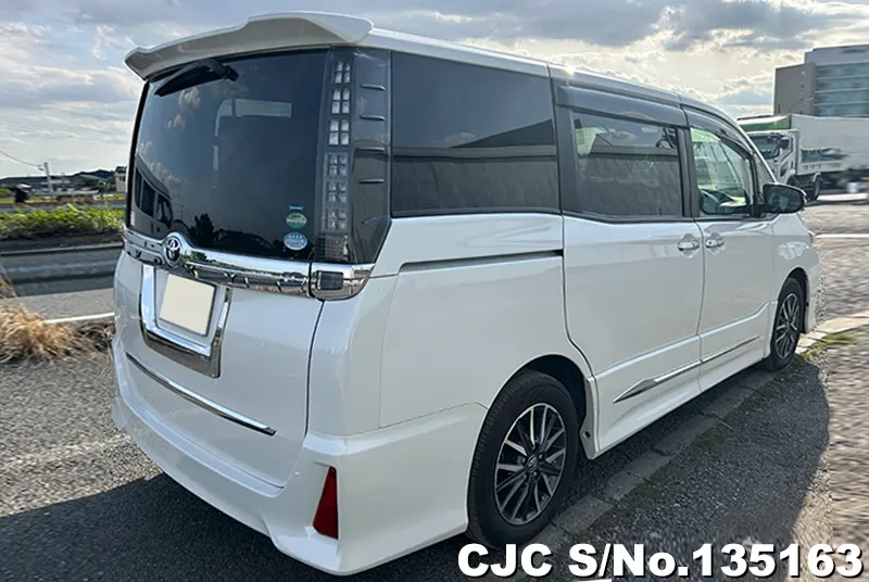 2016 Toyota / Voxy Stock No. 135163