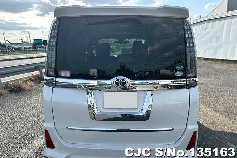 2016 Toyota / Voxy Stock No. 135163