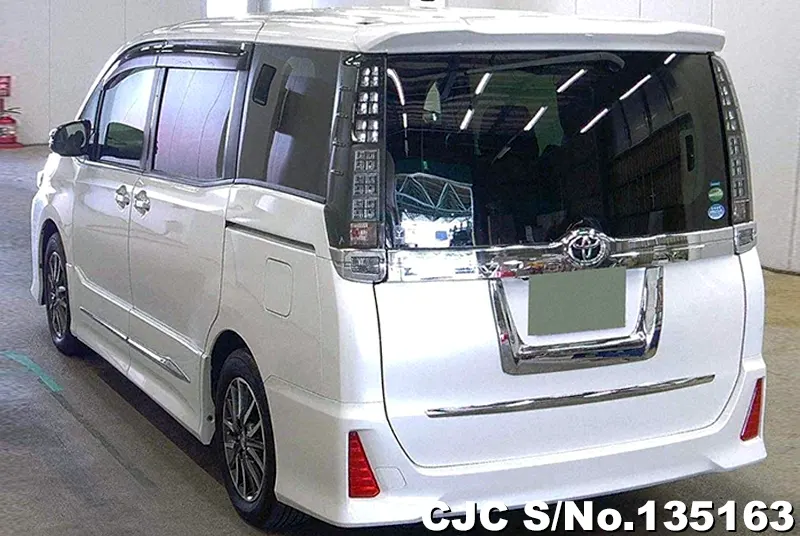 2016 Toyota / Voxy Stock No. 135163