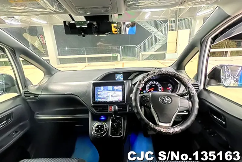 2016 Toyota / Voxy Stock No. 135163