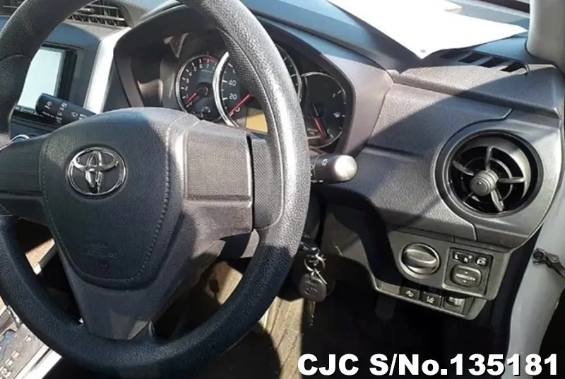 2019 Toyota / Corolla Fielder Stock No. 135181