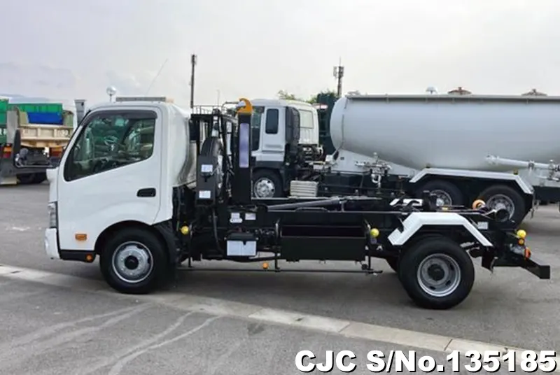 2025 Hino / Dutro Stock No. 135185