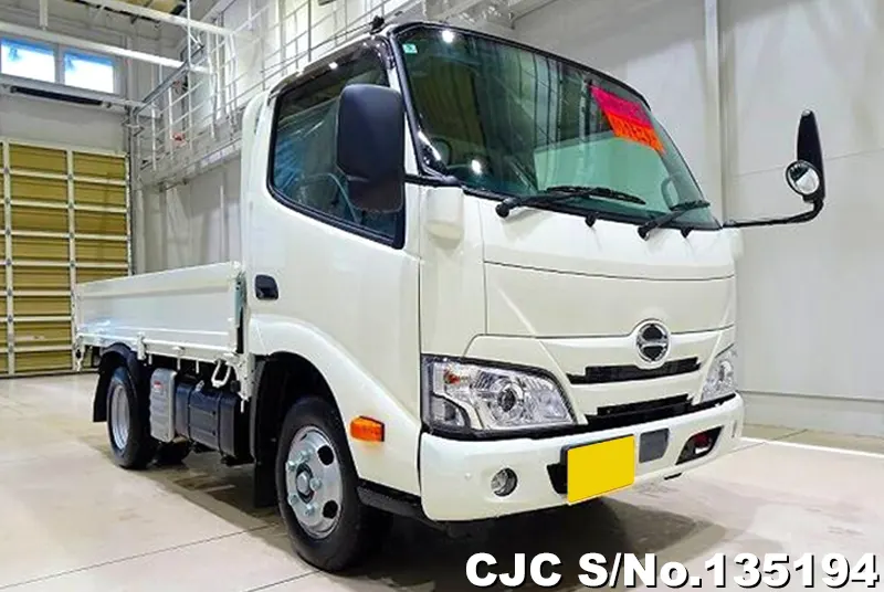 2025 Hino / Dutro Stock No. 135194