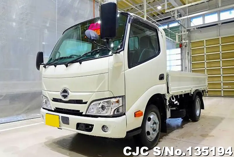 2025 Hino / Dutro Stock No. 135194