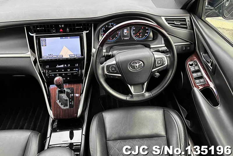 Toyota Harrier in Black for Sale Image 9