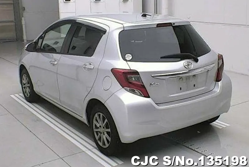2016 Toyota / Vitz Stock No. 135198