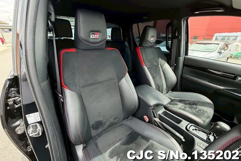 2024 Toyota / Hilux Stock No. 135202