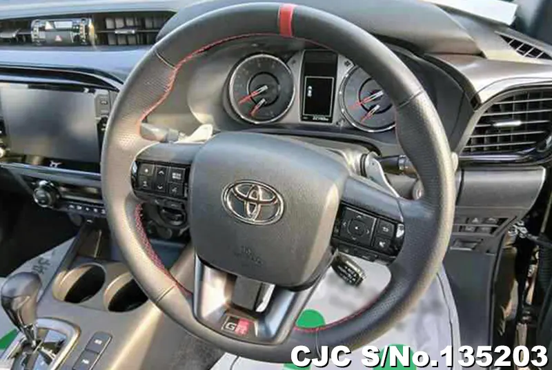 2024 Toyota / Hilux Stock No. 135203