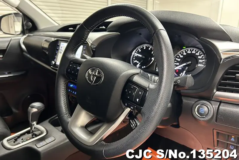 2024 Toyota / Hilux Stock No. 135204