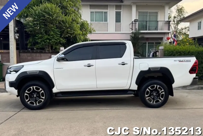 2024 Toyota / Hilux / Revo Stock No. 135213