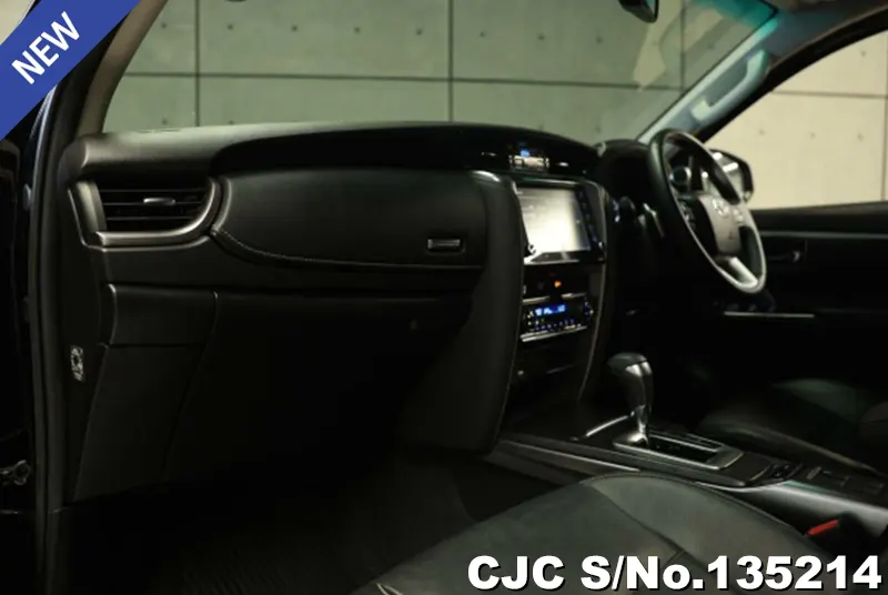 2023 Toyota / Fortuner Stock No. 135214