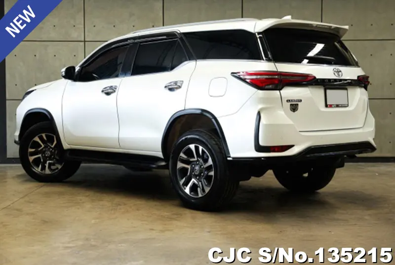 2023 Toyota / Fortuner Stock No. 135215