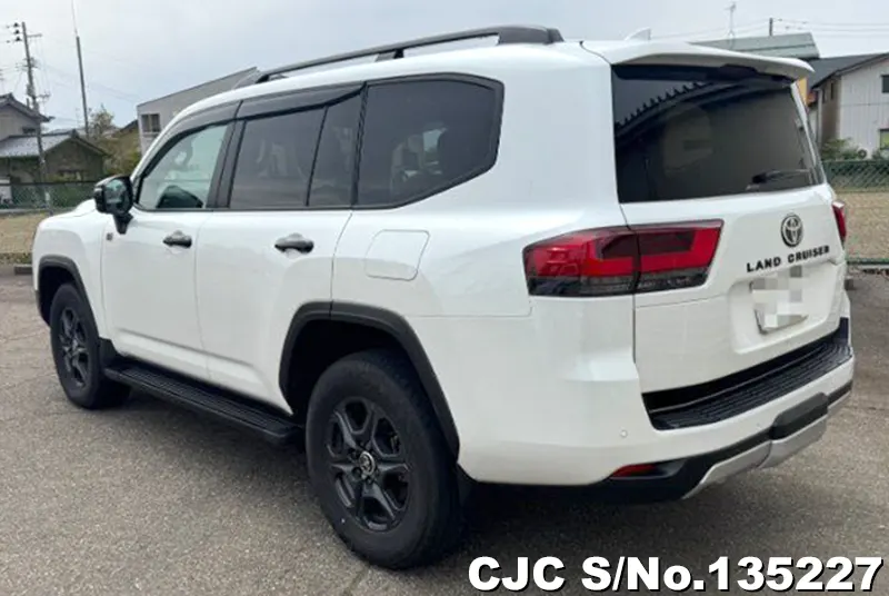2024 Toyota / Land Cruiser Stock No. 135227