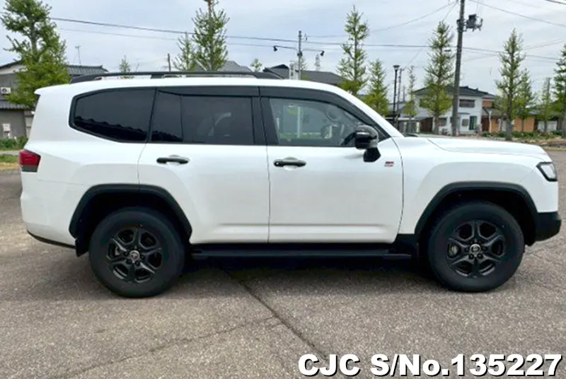 2024 Toyota / Land Cruiser Stock No. 135227