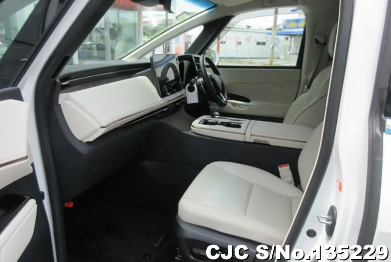 2025 Lexus / LM500h Stock No. 135229