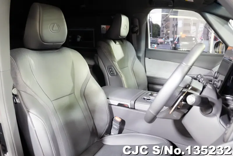 2024 Lexus / LM500h Stock No. 135232