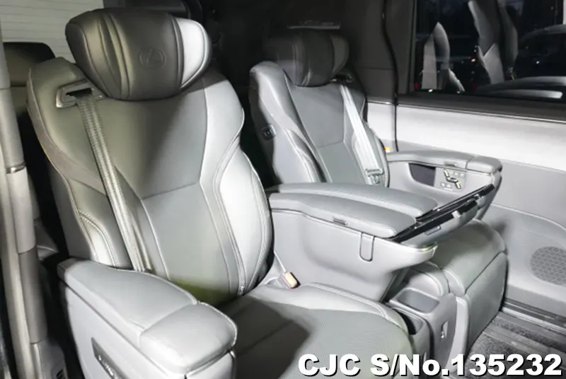 2024 Lexus / LM500h Stock No. 135232