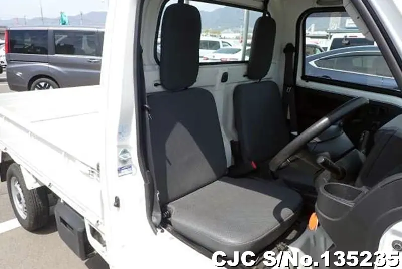 2017 Daihatsu / Hijet Stock No. 135235