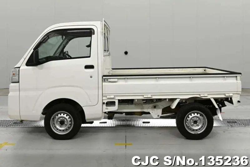 2019 Daihatsu / Hijet Stock No. 135236