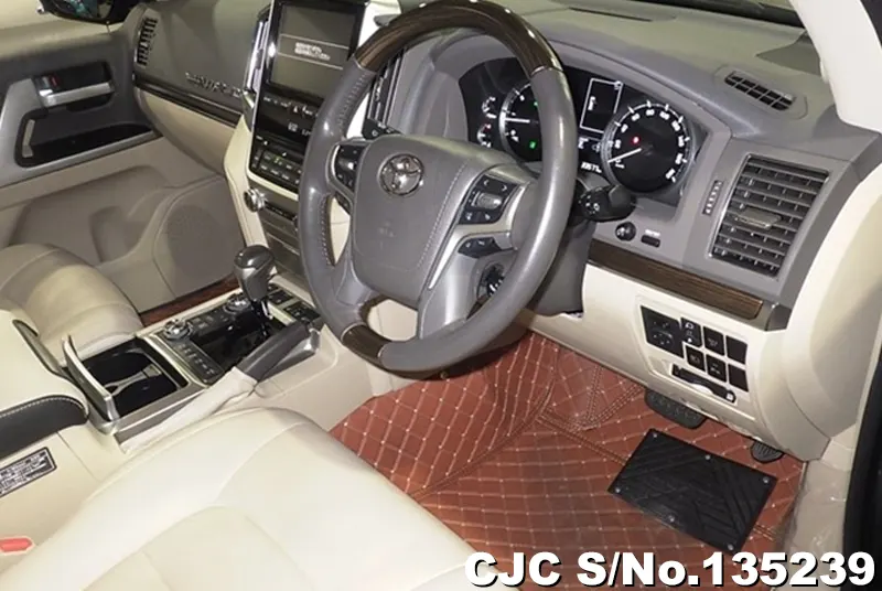 2020 Toyota / Land Cruiser Stock No. 135239