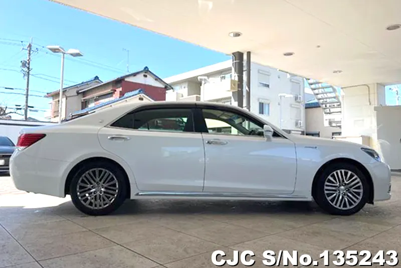 2016 Toyota / Crown Stock No. 135243