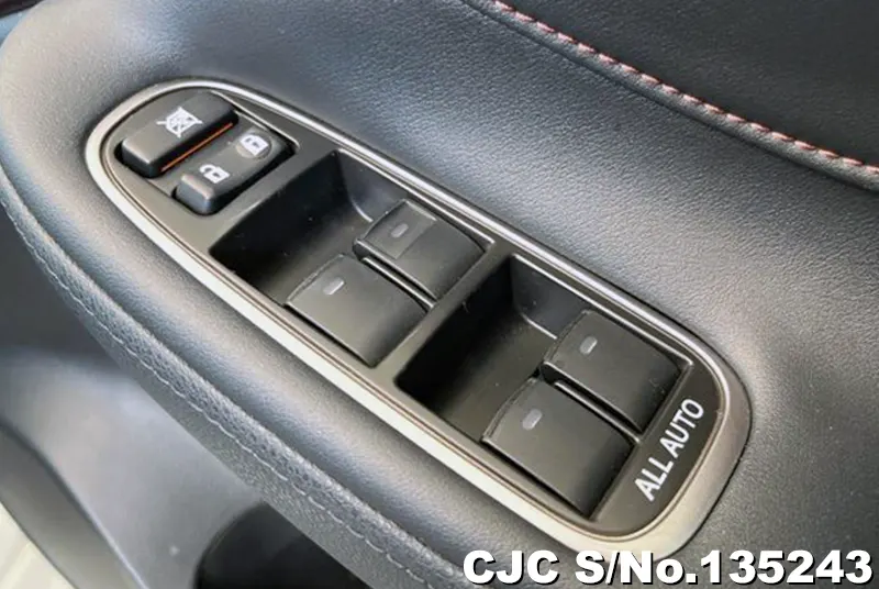 2016 Toyota / Crown Stock No. 135243