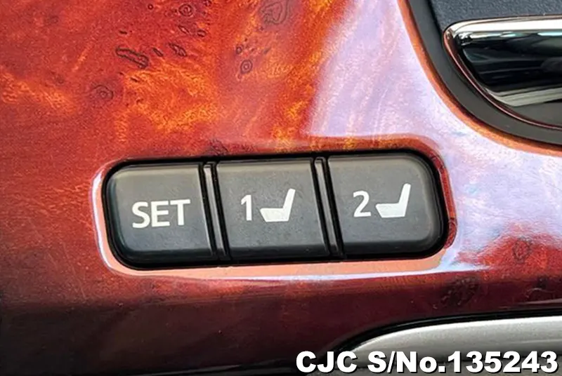 2016 Toyota / Crown Stock No. 135243