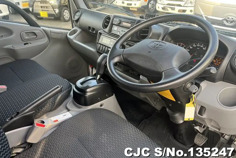 2023 Toyota / Dyna Stock No. 135247